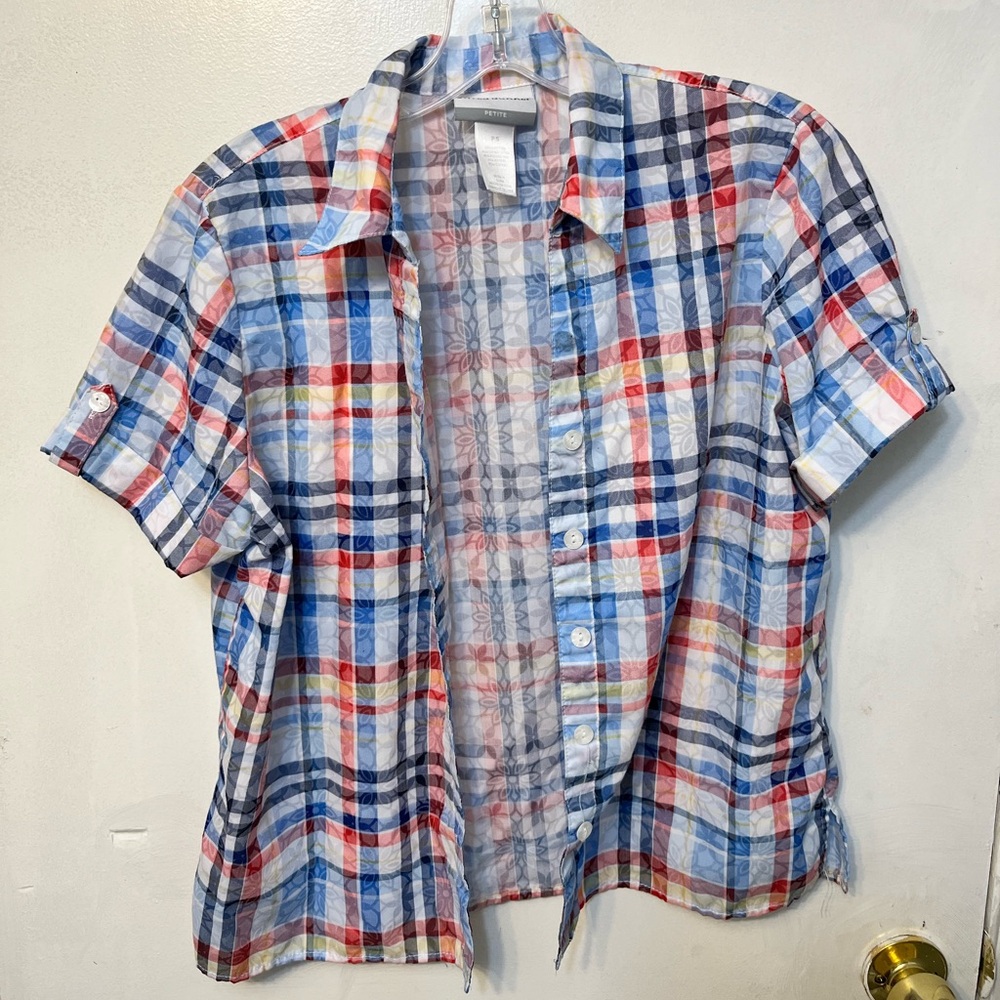 Alfred dunner short sleeve button down floral plaid pattern